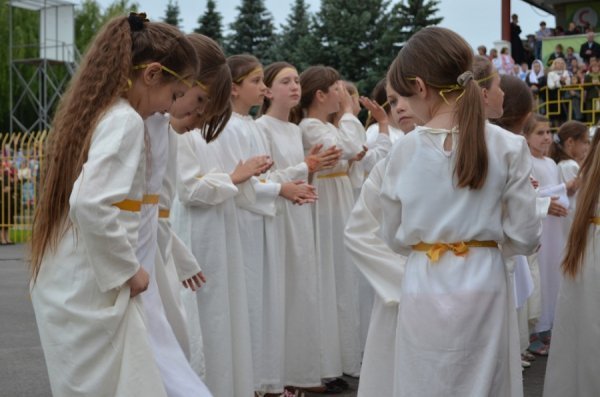 Естрадні зірки виступали в Луцьку заради дітей-сиріт. ФОТО 