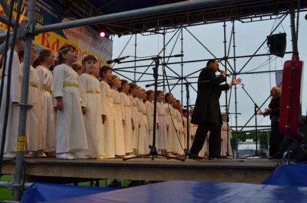 Естрадні зірки виступали в Луцьку заради дітей-сиріт. ФОТО 