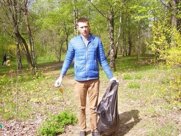 Екологічну акцію провели в Академії рекреаційних технологій і права. ФОТО