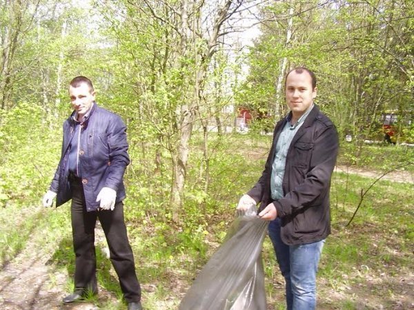 Екологічну акцію провели в Академії рекреаційних технологій і права. ФОТО