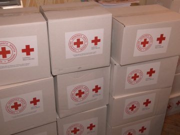 Десять багатодітних родин з Луцька отримали «миколайчики» від Червоного Хреста