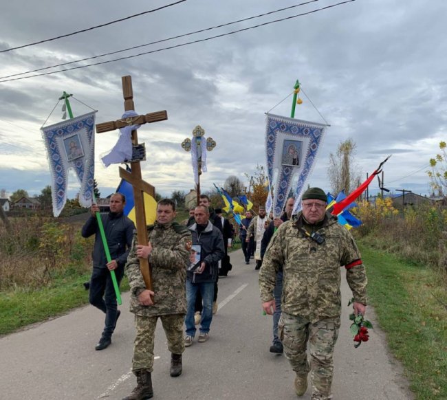 Тата не дочекався маленький син: на Волині попрощалися з Героєм Олександром Морозом