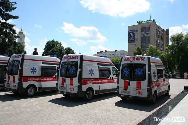 Луцьким медикам передали 5 нових карет швидкої. ФОТО