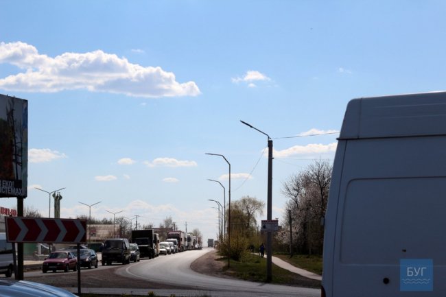 Як працюють контрольно-пропускні пункти на в’їздах до Нововолинська. ФОТО. ВІДЕО