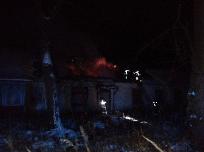 Горів закинутий склад волинського підприємства. ФОТО