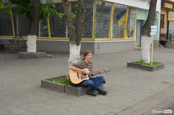 У центрі Луцька стартував фестиваль сучасного мистецтва. ФОТО