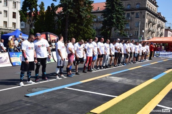 22 богатирі вражали лучан надзвичайною силою та міццю. ФОТО