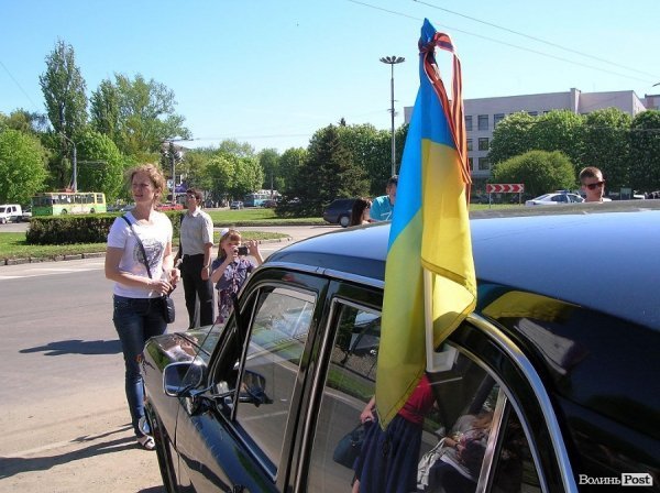 У День Перемоги в Луцьку – виставка ретро-автомобілів. ФОТО