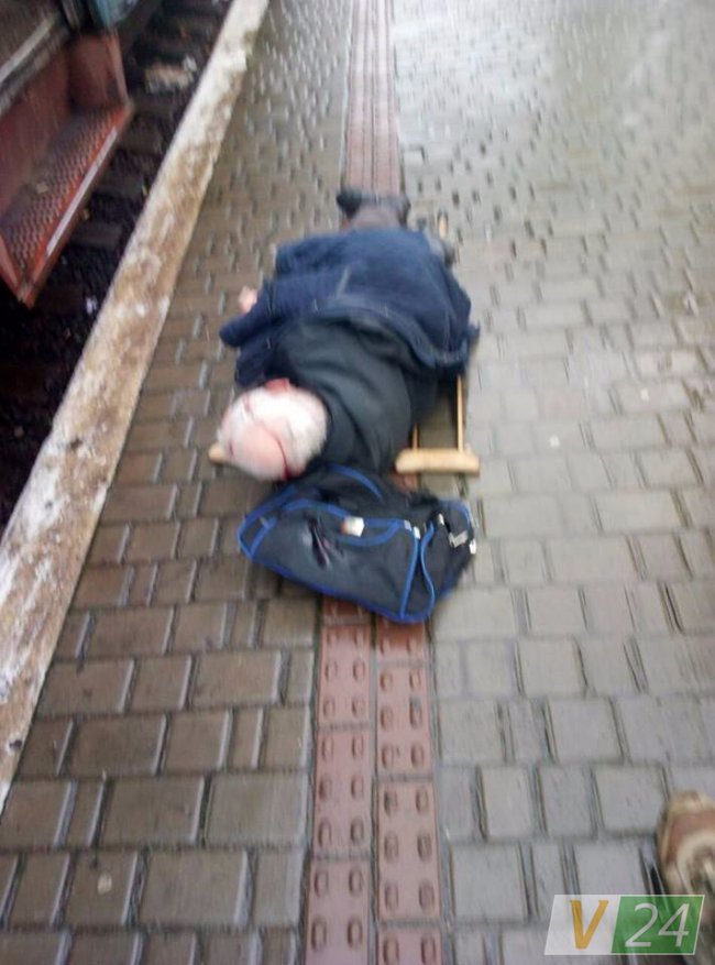 У Луцьку з потяга випав чоловік