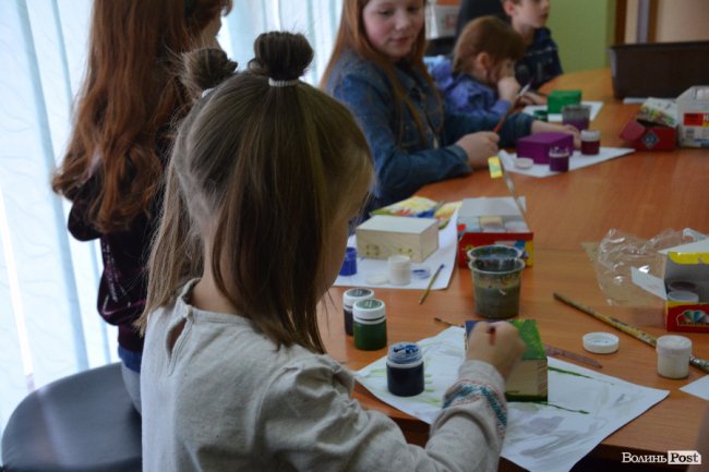 Як у Луцьку розважають дітей переселенців. ФОТО