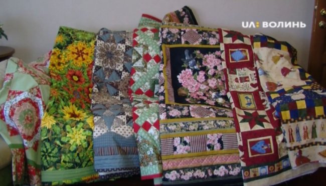 Захоплення для душі: лучанка шиє покривала із сотень клаптиків тканини. ВІДЕО