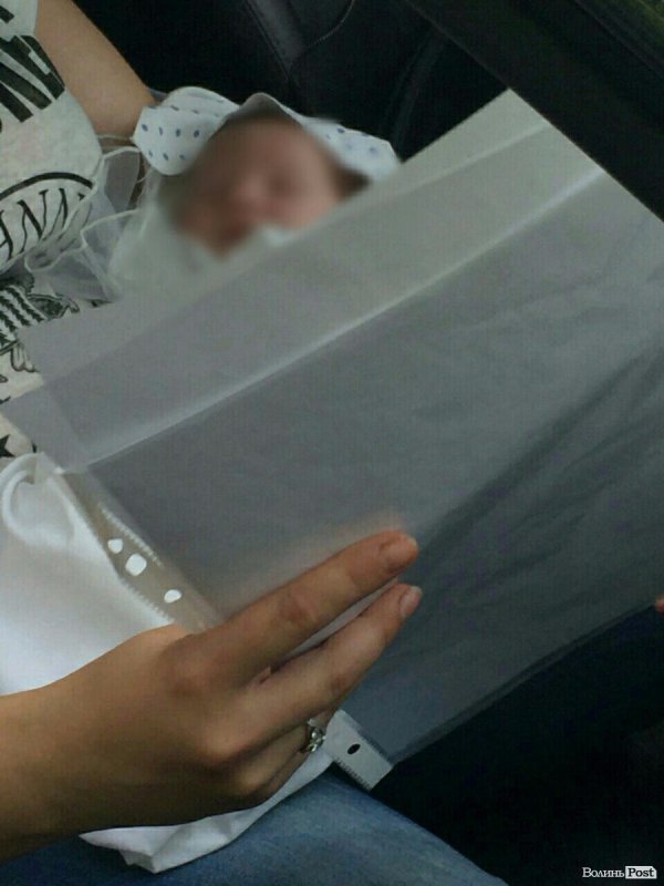 Жінка намагалась продати власну дитину за 40 тисяч гривень. ФОТО