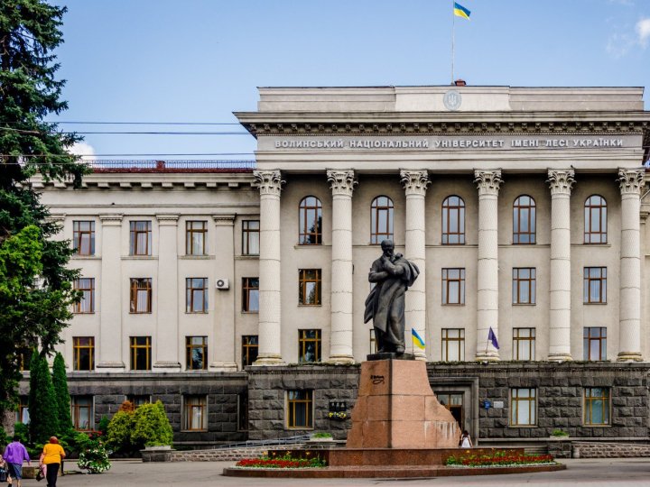 В Луцьку посилили безпеку студентів: у корпусах ВНУ встановили тривожні кнопки