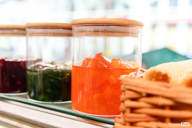 Бельгійська вафля, італійська кава і кленовий сироп: чим пригощають локації «Coffee & Gelato»*