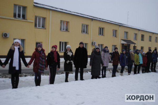 Дітлахи на Волині створили Ланцюг єднання