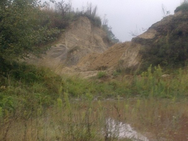 НП на Волині: нечистоти з відстійника затопили територію. ФОТО