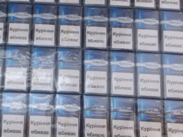 Волинські прикордонники затримали авто, «набиті цигарками»