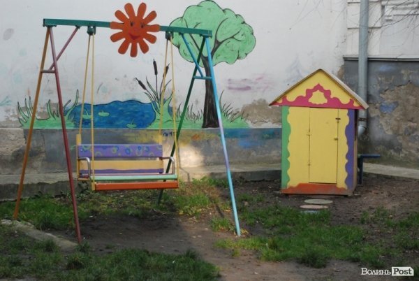  «Секретний» дитячий майданчик у Луцьку. ФОТО 