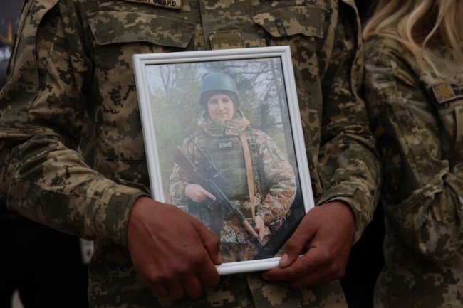 У Луцьку попрощалися із загиблими захисниками Олександром Махновцем та Валерієм Максимчуком