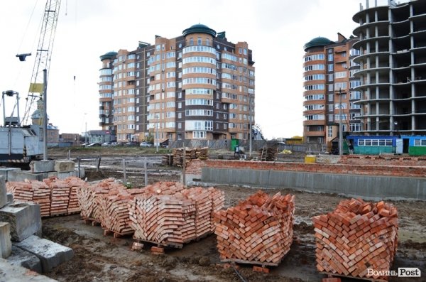 Як будують нову школу в Луцьку. ФОТО