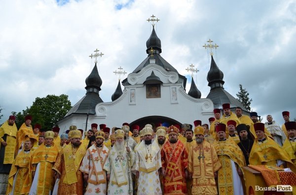 Пам'ятне фото служителів церкви