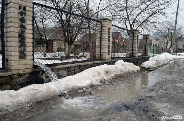 Через відлигу «плаває» приватний сектор у Луцьку. ФОТО