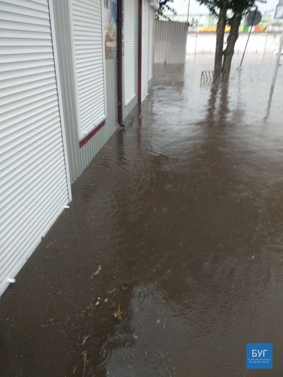 Злива  у Нововолинську. ФОТО. ВІДЕО
