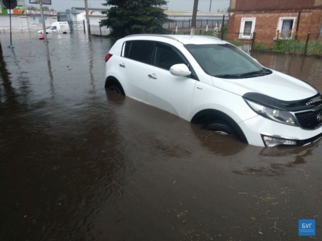 Злива  у Нововолинську. ФОТО. ВІДЕО