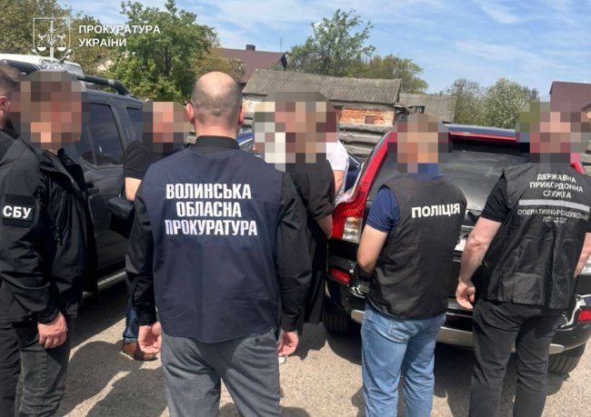  8 тисяч доларів - за фіктивне оформлення інвалідності: троє волинян постануть перед судом
