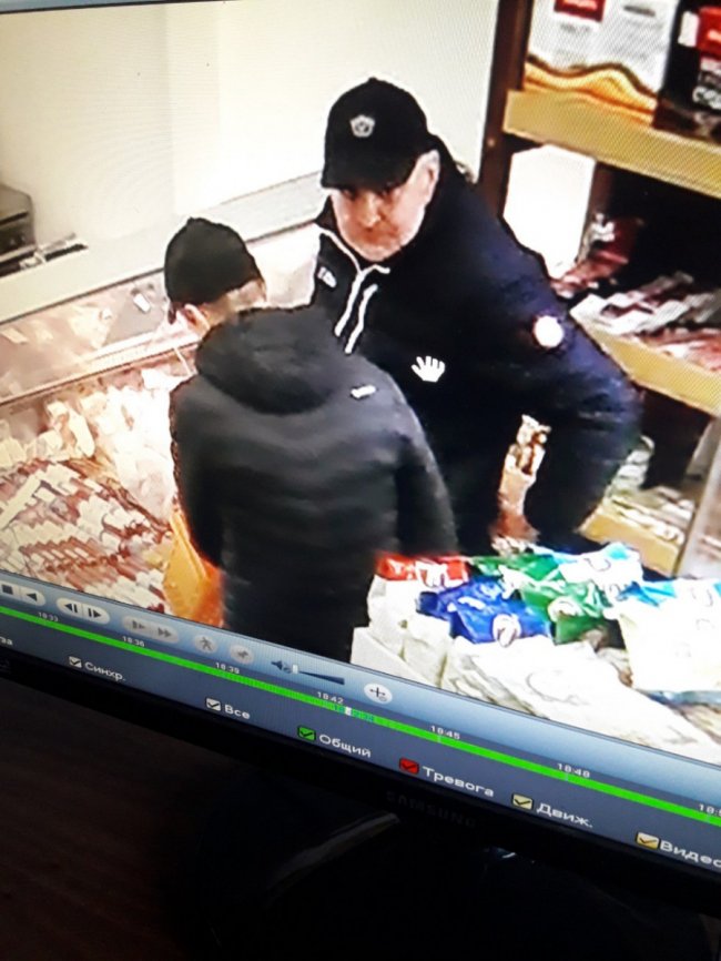 На Волині заїжджі чоловіки вкрали товар у супермаркеті. ФОТО