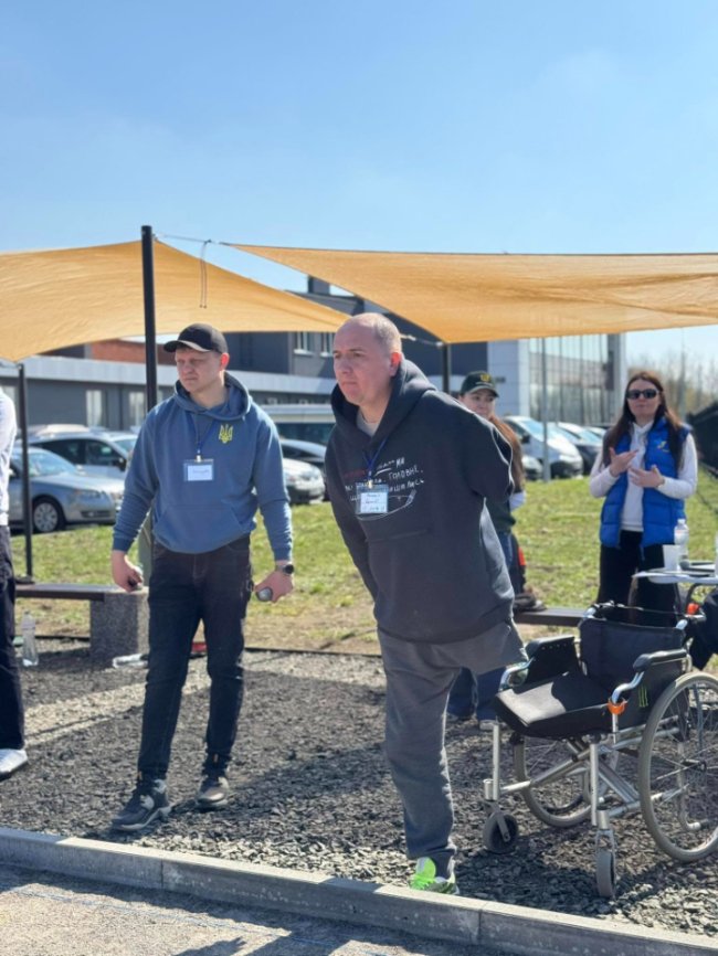 «Дякуємо, незламні, за бажання займатися спортом і залучати побратимів»: у Ковелі змагалися команди ветеранів 