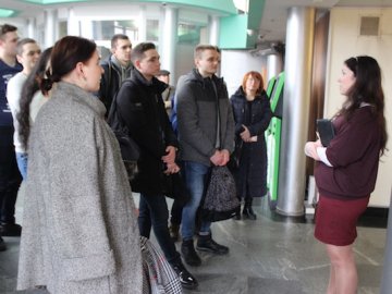  У Луцьку студенти завітали на екскурсію в «ПриватБанк»*