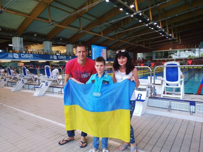 Юний плавець з Луцька привіз зі змагань в Польщі 6 золотих медалей. ФОТО