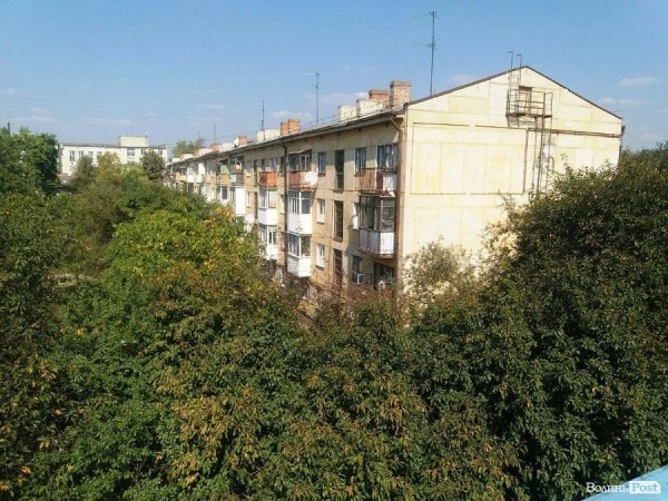 У Привокзальному мікрорайоні Луцька зламають хліви, які простояли 25 років. ФОТО