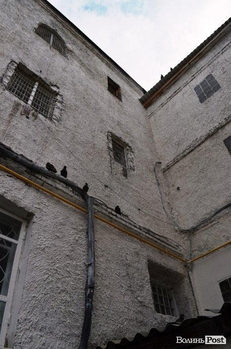 Тюремники показали Луцьке СІЗО. ФОТО