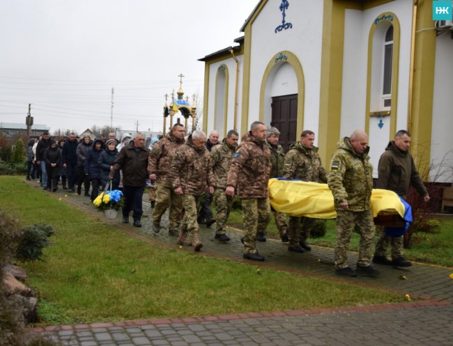 Загинув у Маріуполі: попрощалися з волинським Героєм Владиславом Симоновичем
