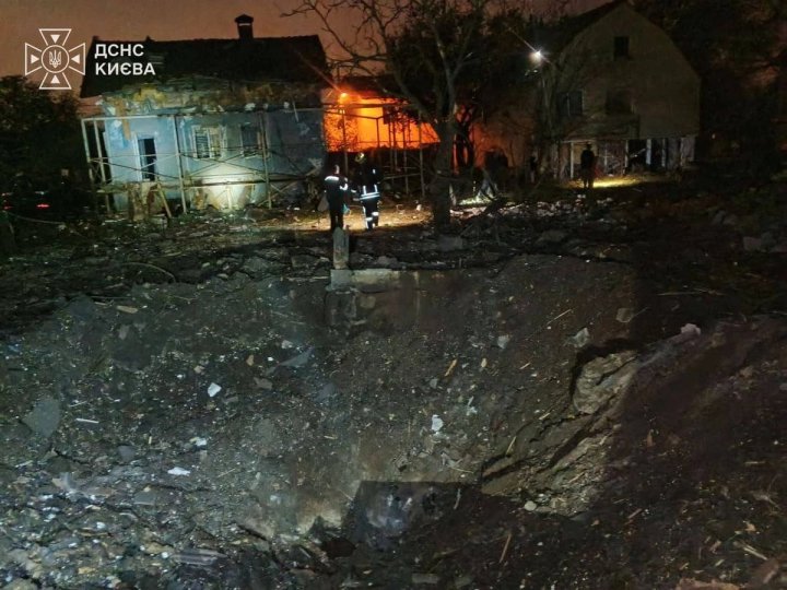 Росія вдарила 21 ракетою по Києву після розмов про переговори, - Зеленський