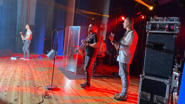 У Луцьку під час концерту зібрали 50 тисяч гривень для волинських тероборонівців