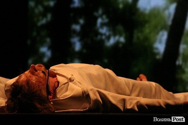 У Луцьку польський і харківський театри показали вистави про Волинську трагедію. ФОТО