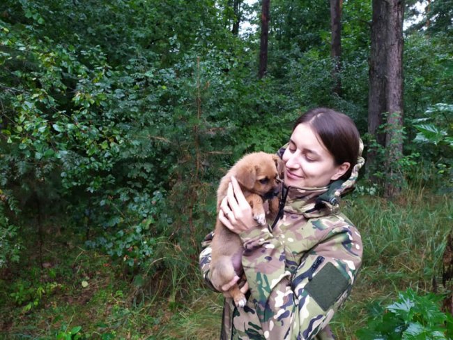 У волинській теробороні служить медик Іванна з вірним чотирилапим помічником. ФОТО