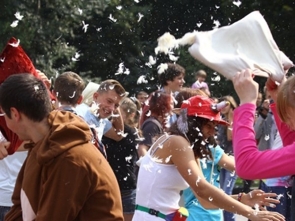 У Львові билися подушками. На черзі – Луцьк. ФОТО. ВІДЕО