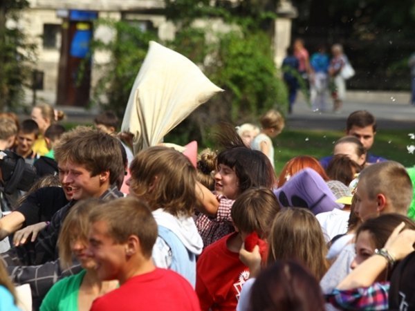 У Львові билися подушками. На черзі – Луцьк. ФОТО. ВІДЕО