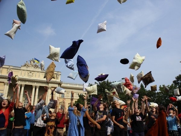 У Львові билися подушками. На черзі – Луцьк. ФОТО. ВІДЕО