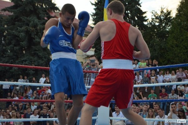 Кров'ю і потом: як у Луцьку билися за перемогу в боксі. ФОТОРЕПОРТАЖ