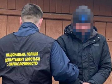 У двох волинян поліцейські вилучили амфетамін та марихуану. ФОТО