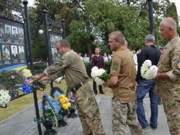 У Ковелі вшанували пам'ять загиблих під Іловайськом