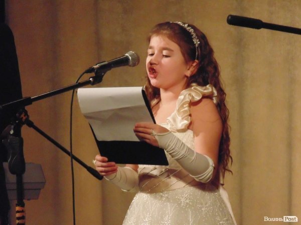 У Луцьку волонтери організували концерт. ФОТО