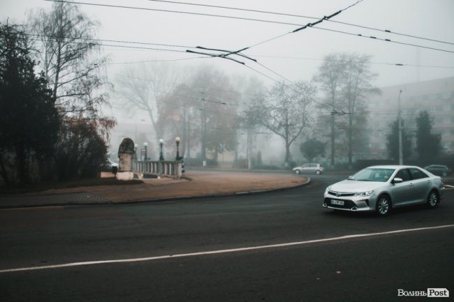 Туманний Луцьк: неймовірні фото 