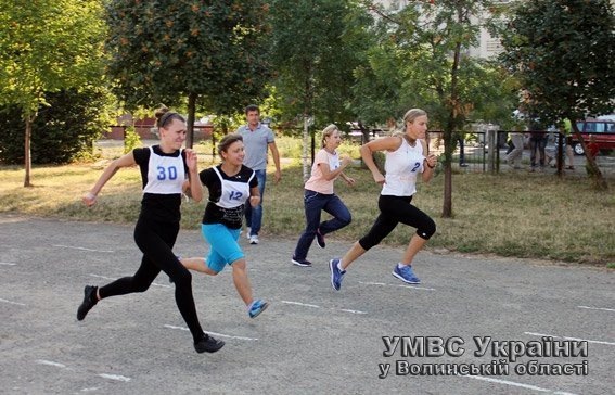 Кандидати у луцьку поліцію демонстрували рівень фізичної підготовки. ФОТО. ВІДЕО