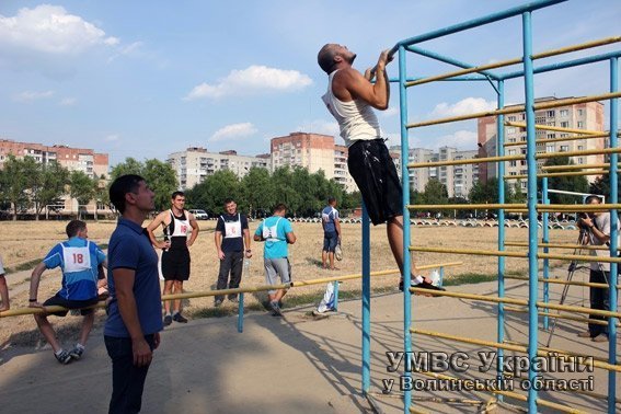 Кандидати у луцьку поліцію демонстрували рівень фізичної підготовки. ФОТО. ВІДЕО